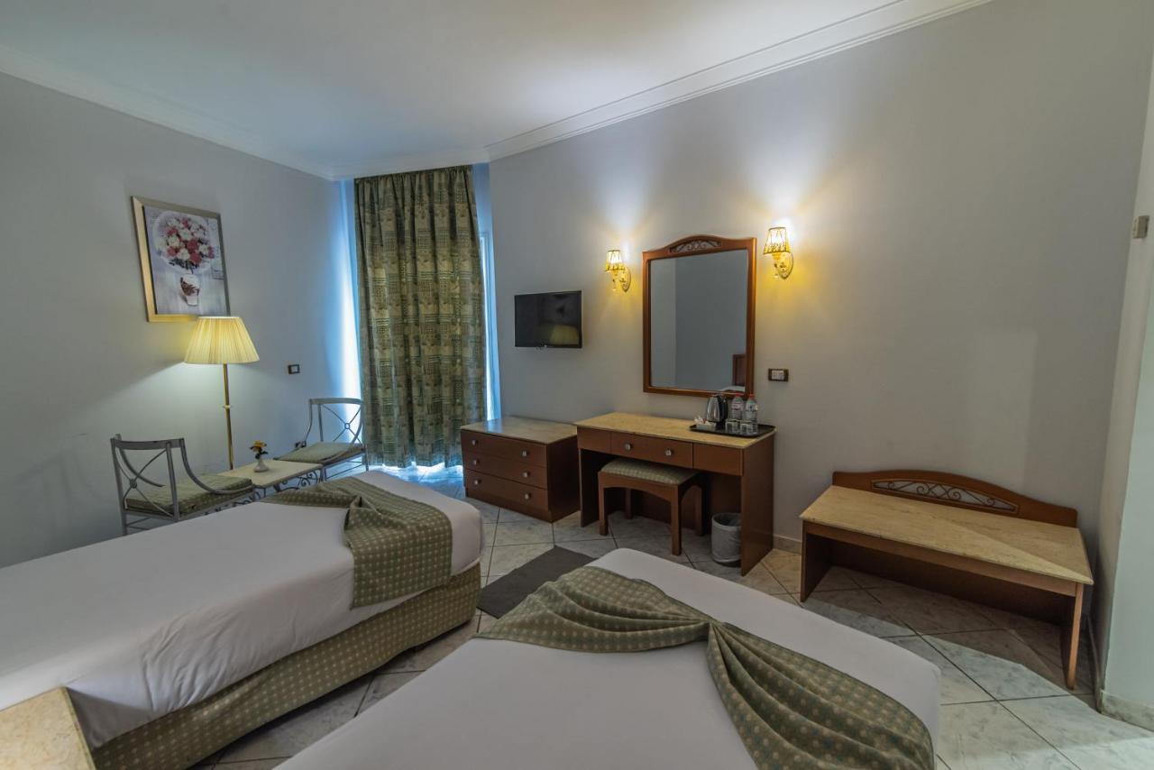 Dexon Roma Hotel Hurghada Bagian luar foto