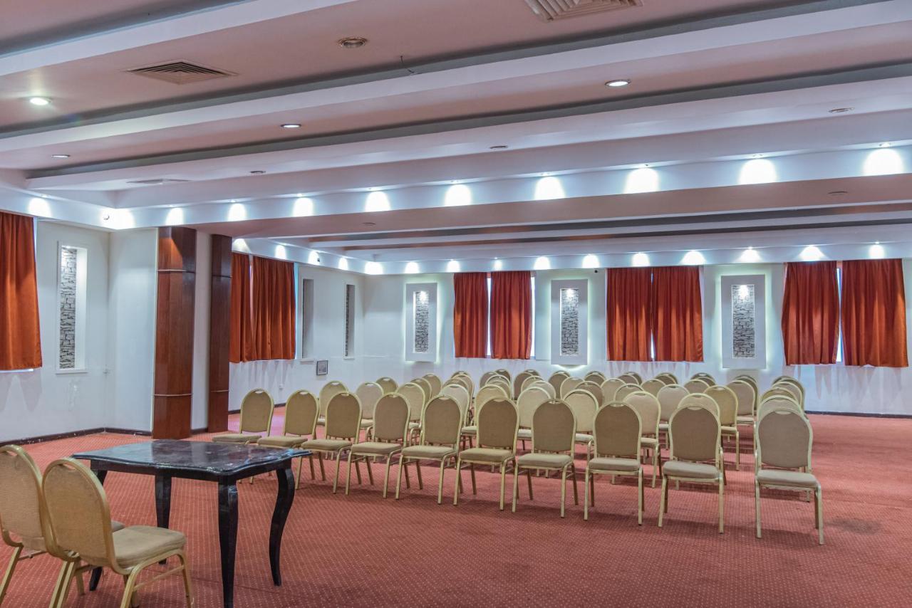 Dexon Roma Hotel Hurghada Bagian luar foto