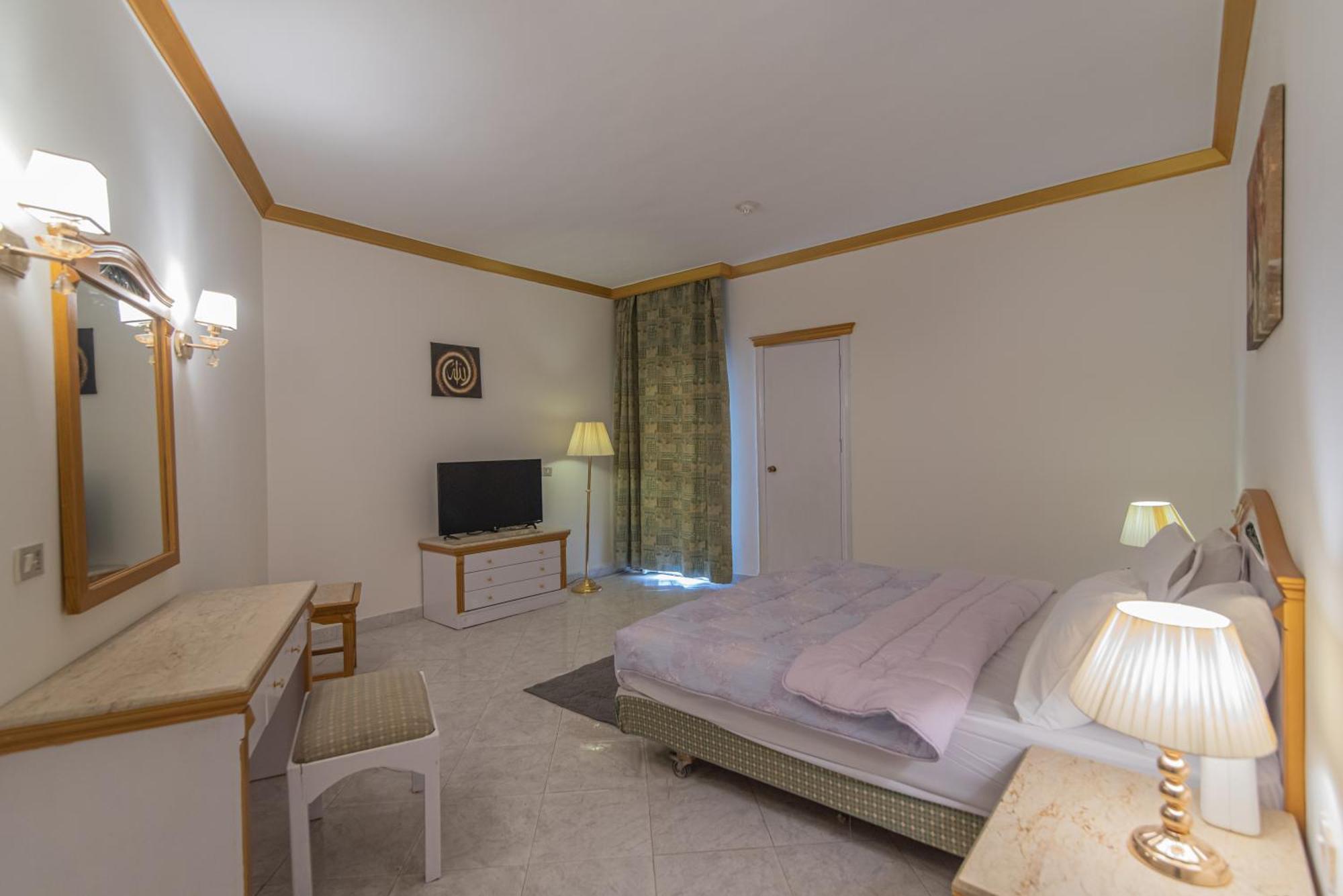 Dexon Roma Hotel Hurghada Bagian luar foto