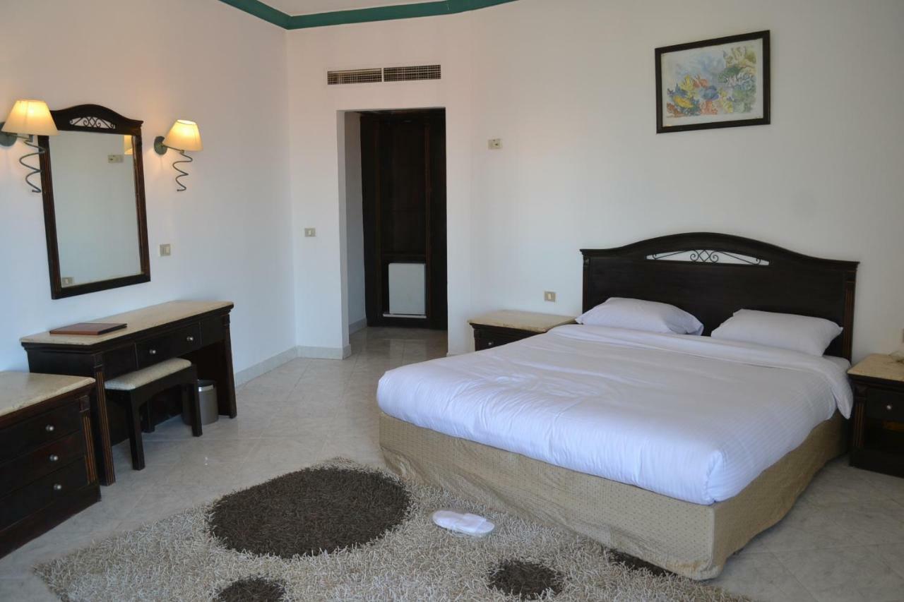 Dexon Roma Hotel Hurghada Bagian luar foto